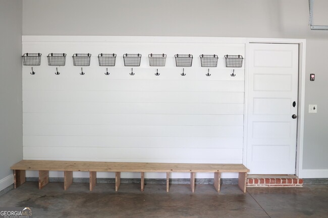 Building Photo - 135 Jessica Ct