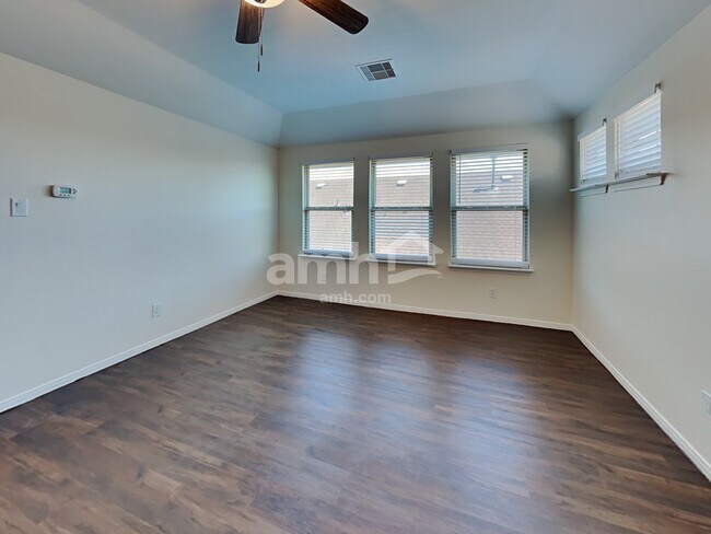 Building Photo - 21614 Champagne Dr E