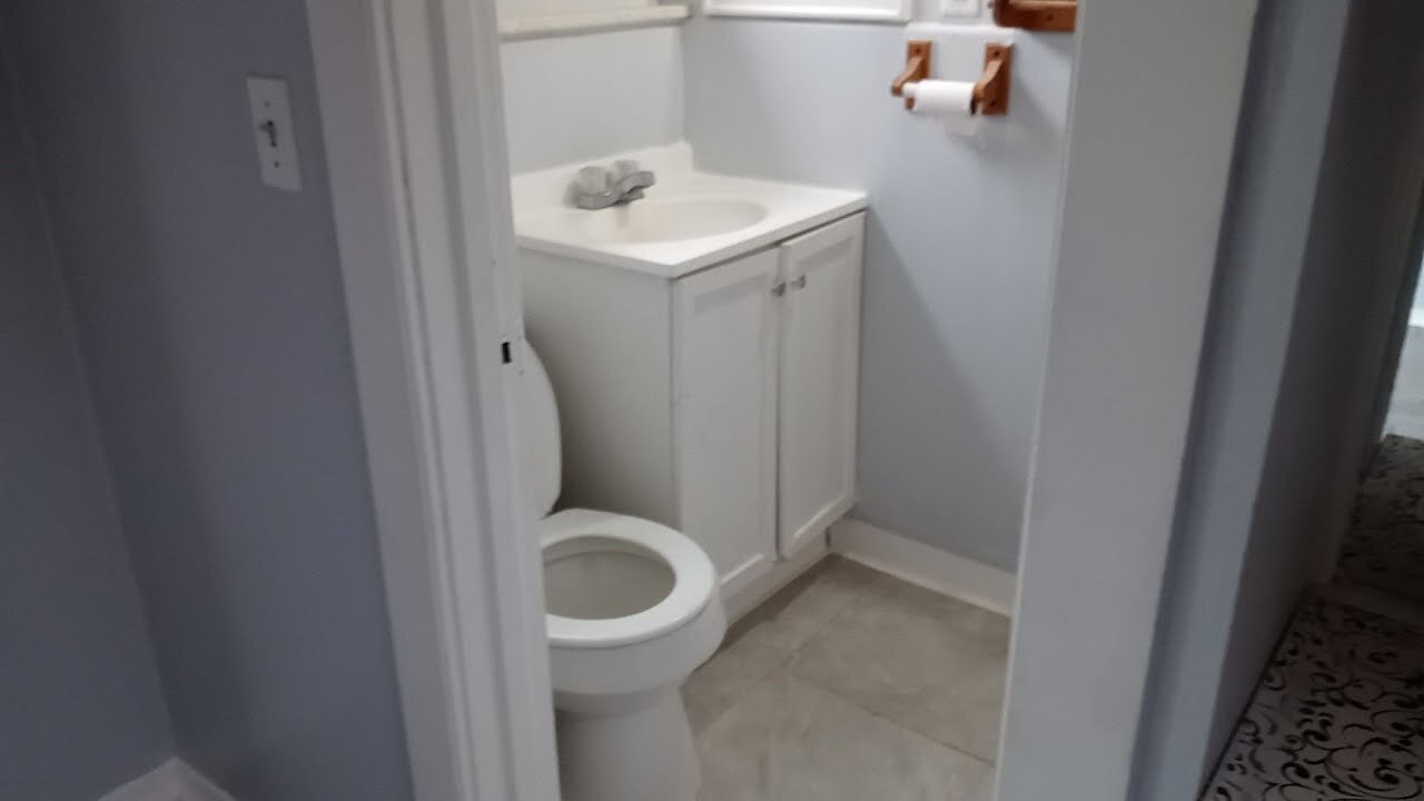 Building Photo - 430 S Holladay Dr