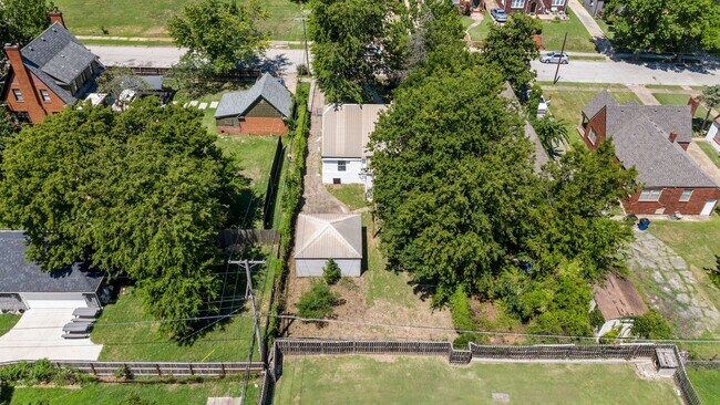Building Photo - **CHARMING TULSA HOME FOR RENT — ONLY $1,300/MONTH!**
