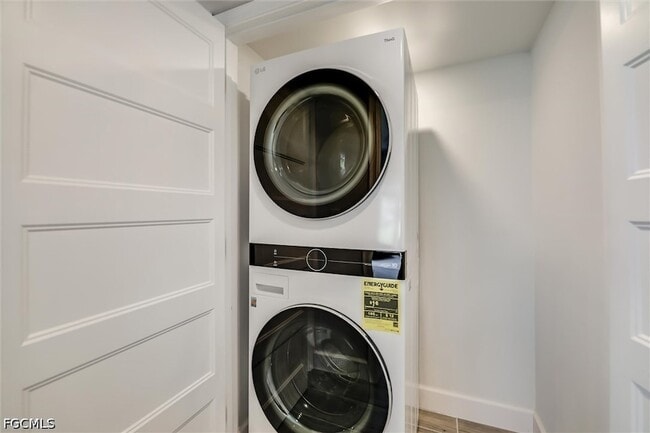 Building Photo - 760 Sextant Dr