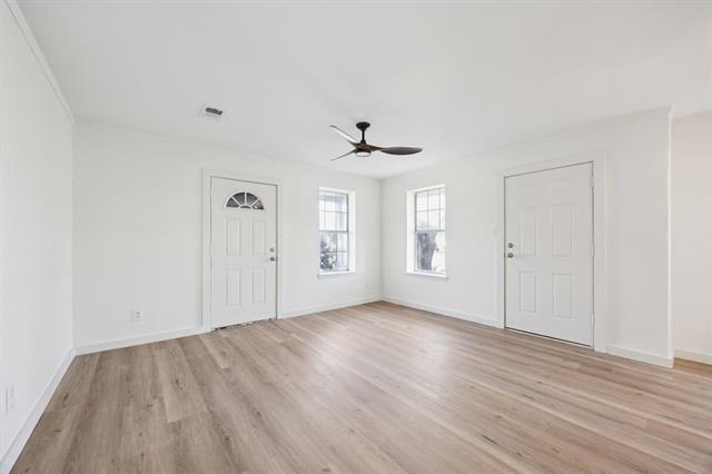 Building Photo - 302 W Pelton St