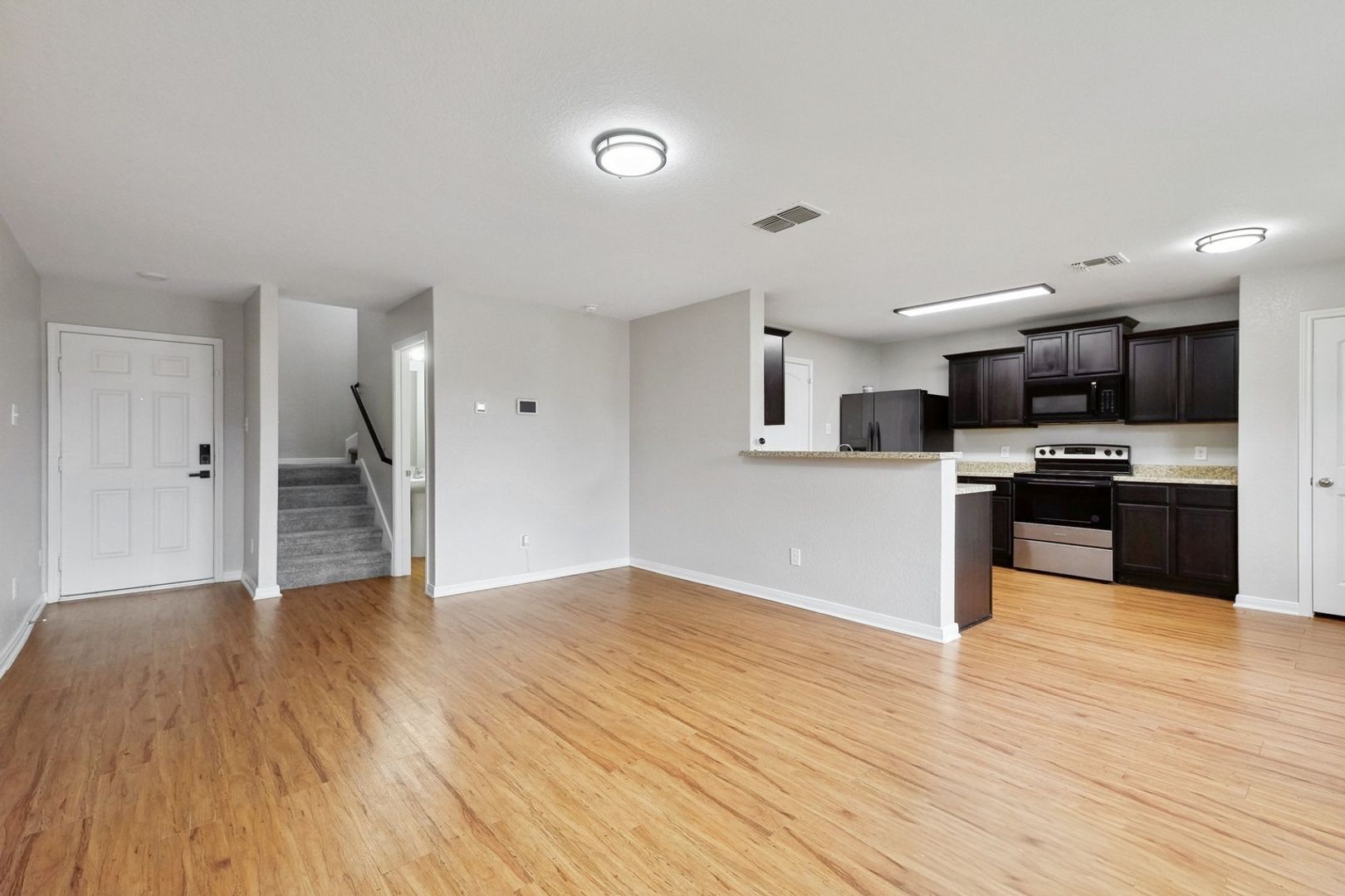 Building Photo - 6211 Baywood Cres