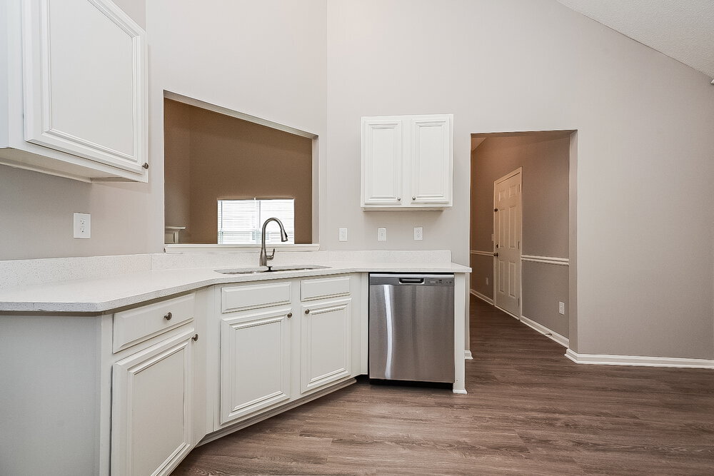 Building Photo - 3057 Dogwood Ave