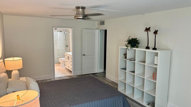 Building Photo - 1301 River Reach Dr