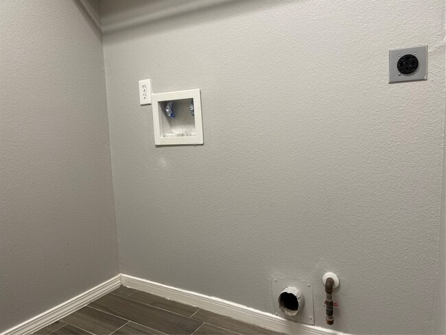 Building Photo - 20803 Lavenderwood Dr