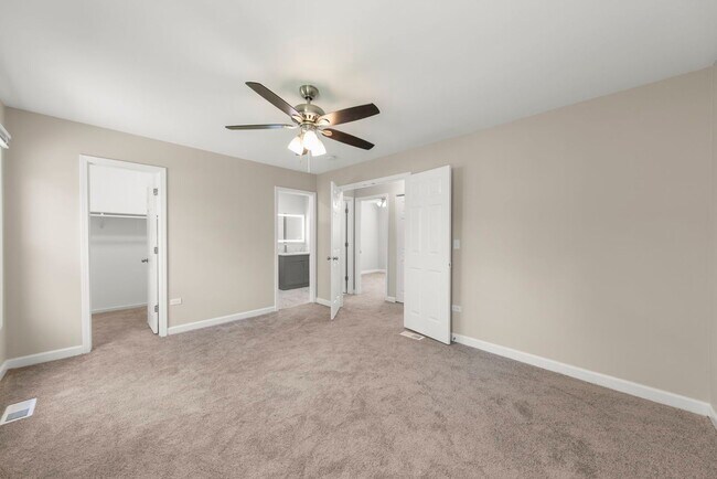 Building Photo - 1057 Bothwell Cir