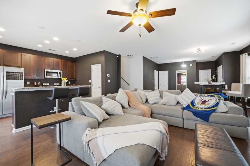 Building Photo - 5022 Breleigh Ln