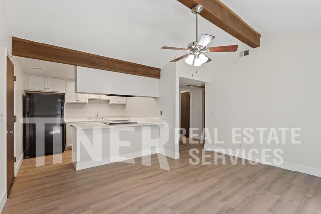 Building Photo - 9140 Nasreen Dr