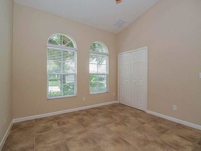 Building Photo - 1750 Berkshire Cir SW