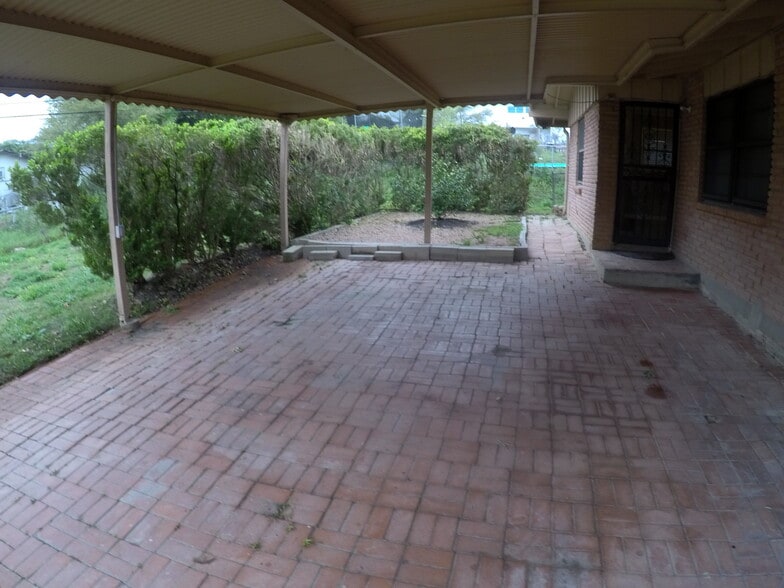 Building Photo - 106 Springwood Ln