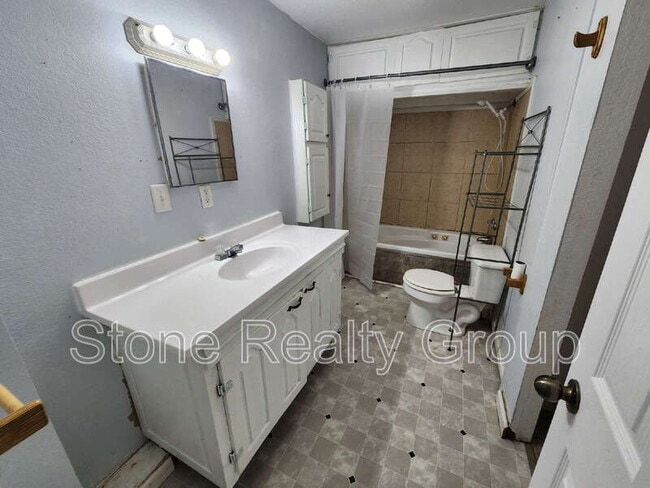 Building Photo - 1845 N 24th St