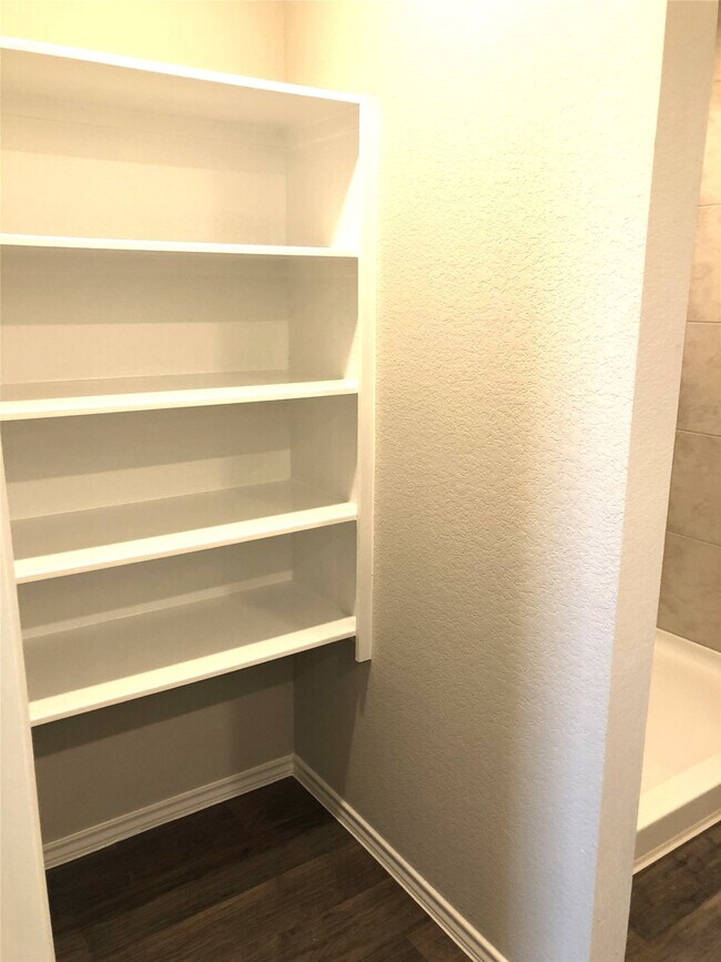 Building Photo - 21422 Chester Cliff Ln