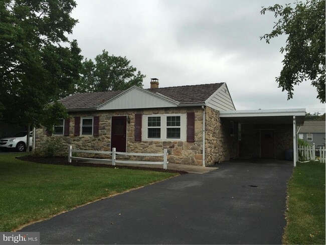 Building Photo - 721 Stouffer Ave