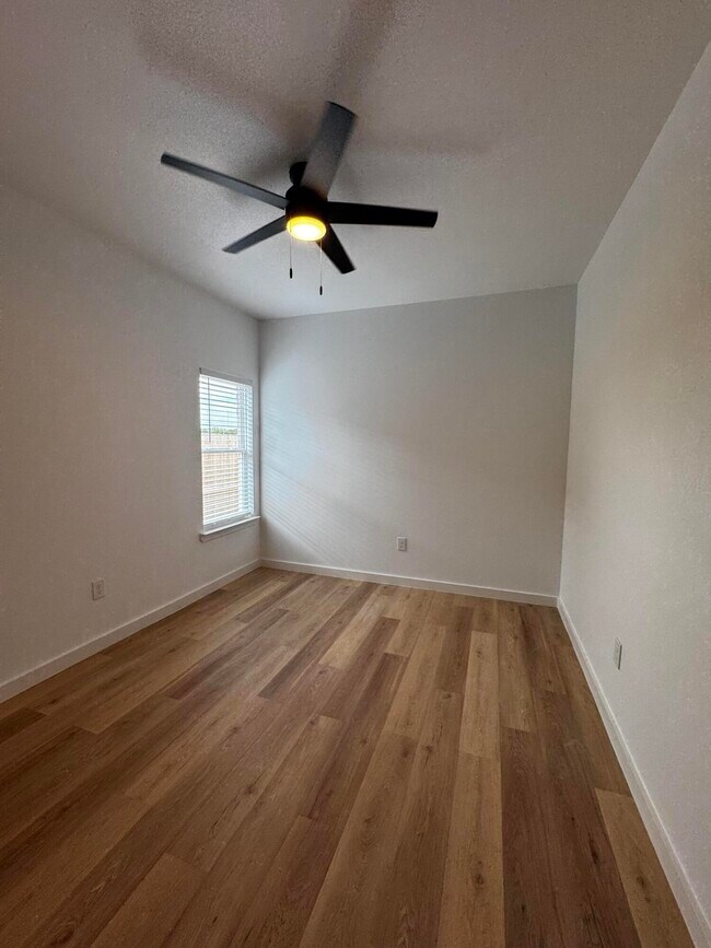 Building Photo - 1207 Corpus Ave