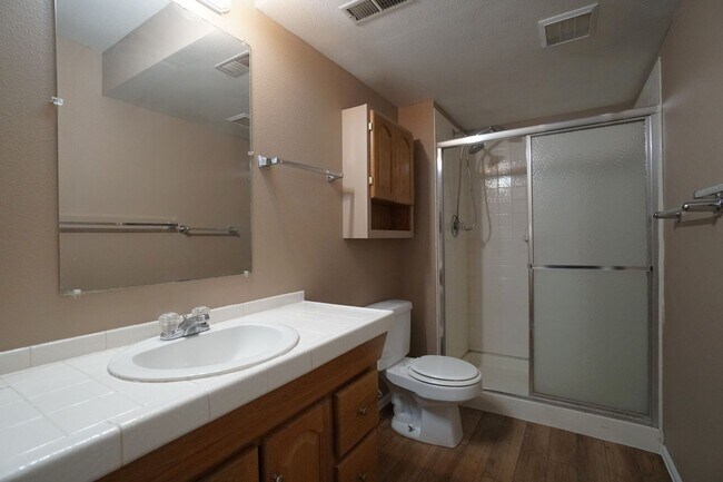 Building Photo - 3411 MacGregor Dr