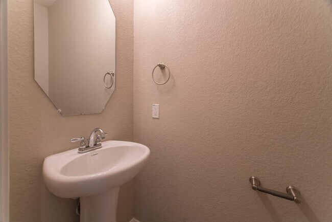 Building Photo - 8 Florentino Vine Pl