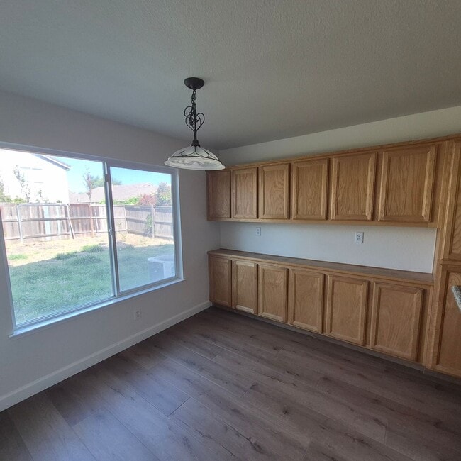 Building Photo - Spacious 4 bedroom Natomas home with Loft
