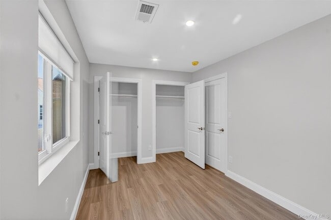 Building Photo - 62 Manor Pl