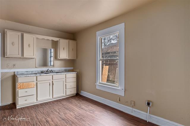 Building Photo - 325 Edwards St