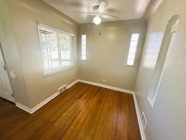Building Photo - 3 Bed 1 Bath Ranch in North Park Hill! (Available Immediately)