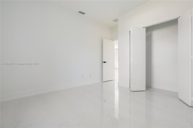 Building Photo - 3213 70th St W