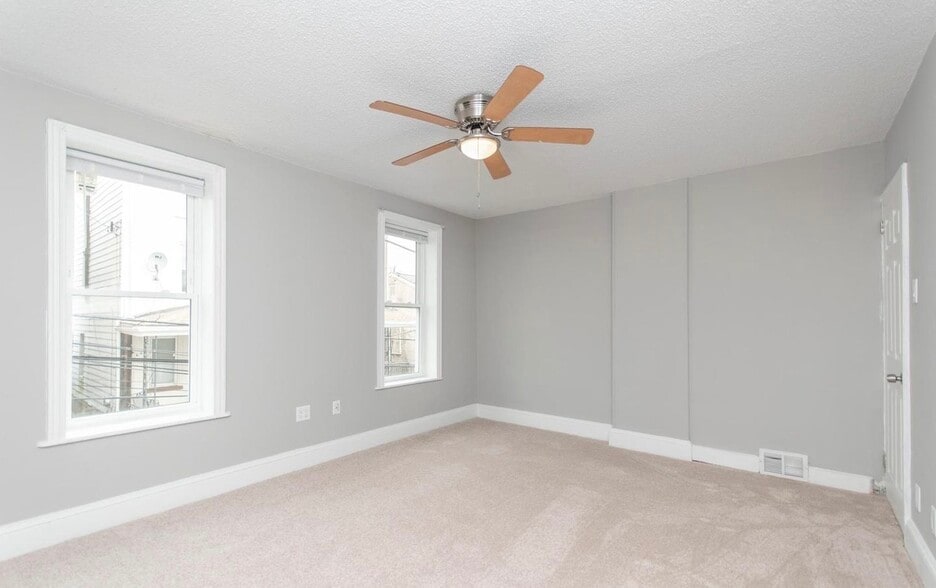 Building Photo - 4710 Fowler St