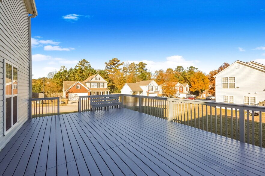 Building Photo - 5862 Amerson Ln