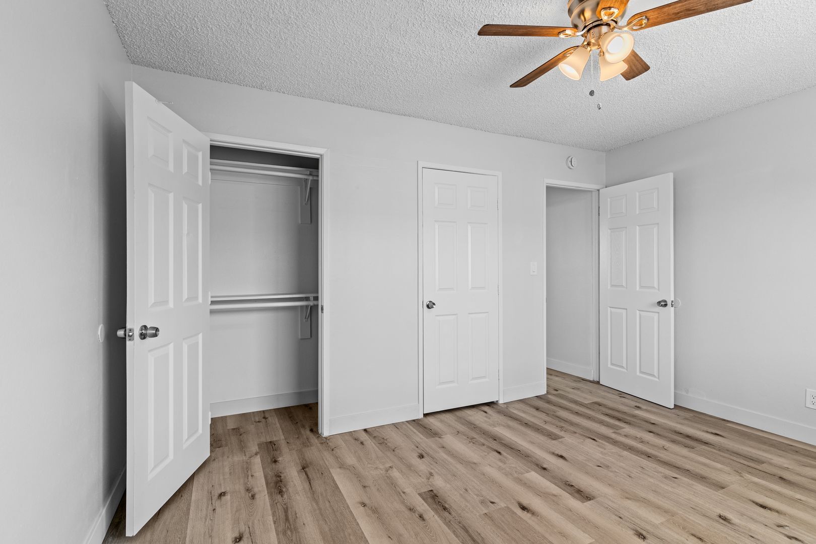 Building Photo - 1050 Gaviota Ave