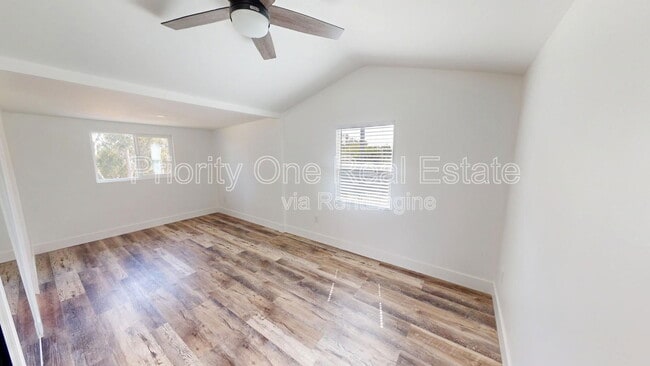 Building Photo - 3840 Alameda Way