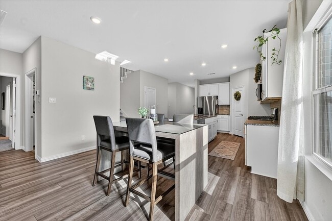 Building Photo - 210 Briarwood Ln