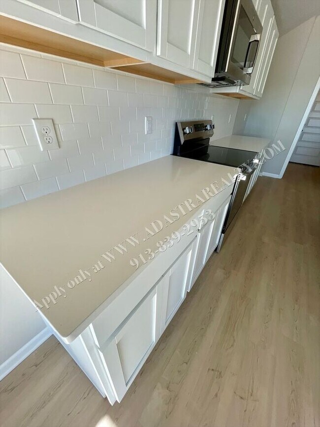 Building Photo - Brand New!! 3 Bed 2 Bath Home in Spring Hill-Available NOW!!