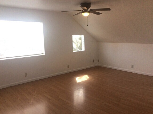 Building Photo - Coleman