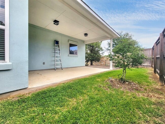 Building Photo - 601 C-Bar Ranch Trl