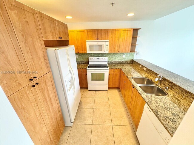 Building Photo - 10850 NW 89th Terrace