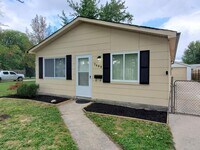 Building Photo - Updated 3 Bedroom Ranch w/ Tiled Flooring ...