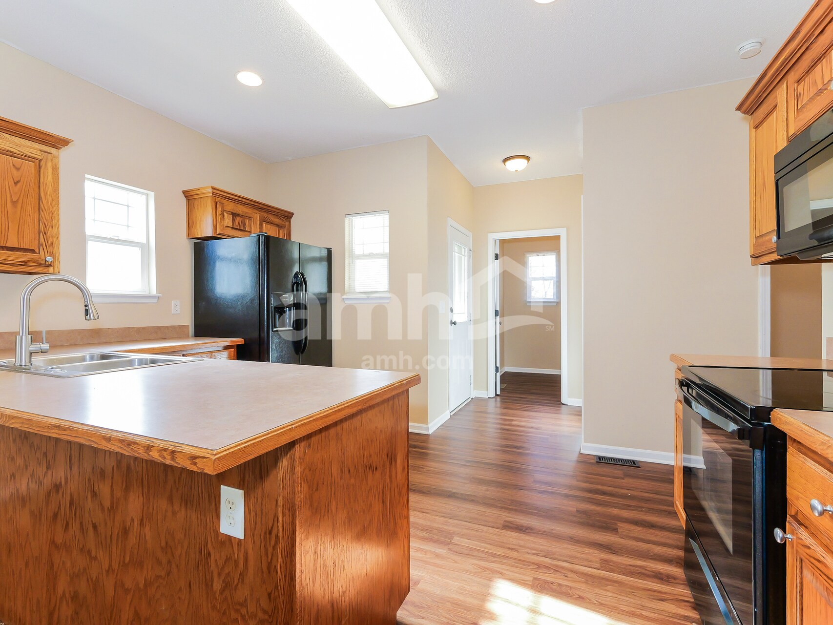 Building Photo - 2406 Fairfield Rd