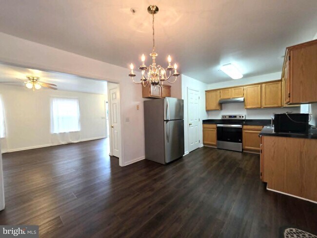 Building Photo - 1011 Granite Ct