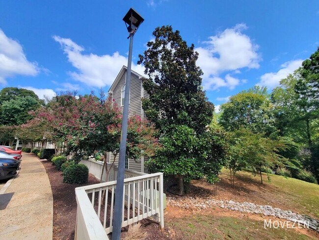 Building Photo - 313 Glen Echo Ln