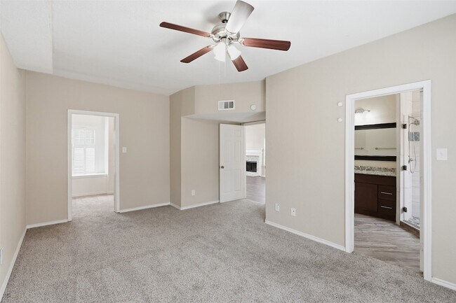 Building Photo - 608 Fiesta Cir