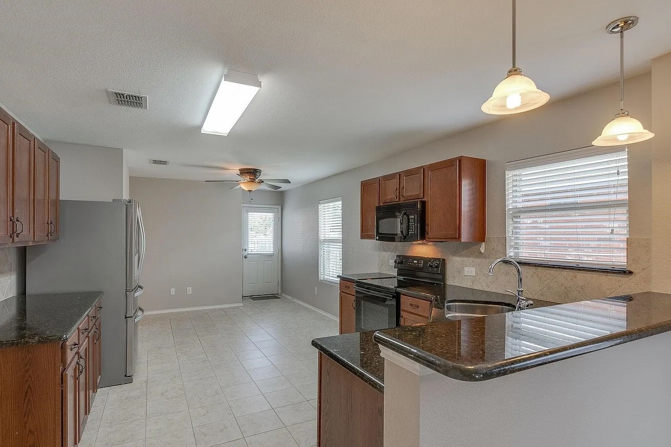 Building Photo - 8833 Quarry Ridge Trl
