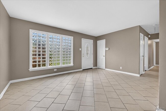 Building Photo - 6018 Evergreen Blvd