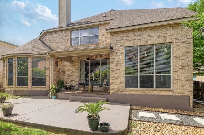 Building Photo - 2279 Fernspring Dr