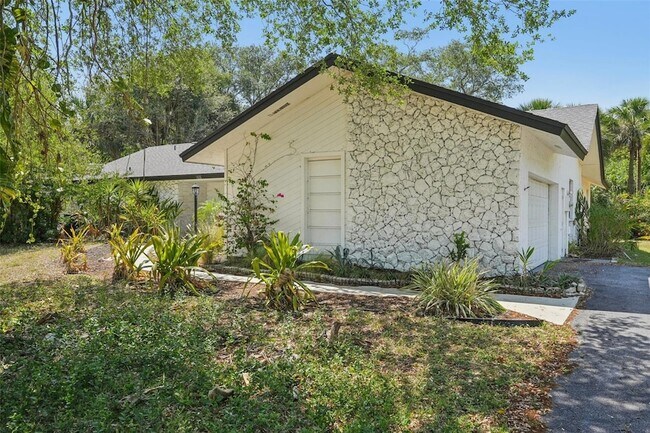 Building Photo - 155 Old Tamiami Trail