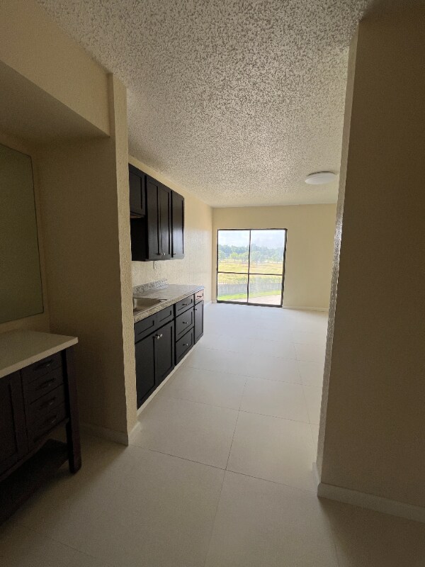 Building Photo - 2715 Cherry Rd