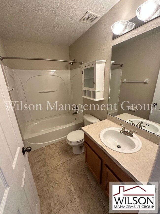 Building Photo - 512 Bella Rosa Cir