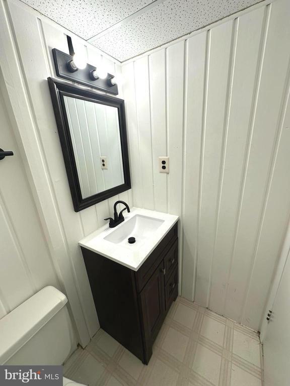 Building Photo - 4037 Olney Laytonsville Rd