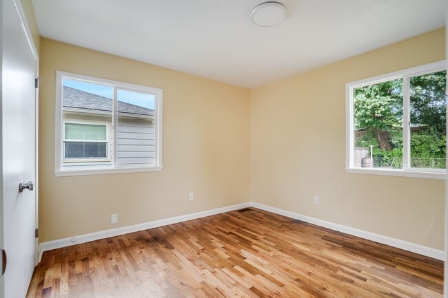 Building Photo - Beautiful 2 Bed, 1 Bath Rental Home in North Portland!