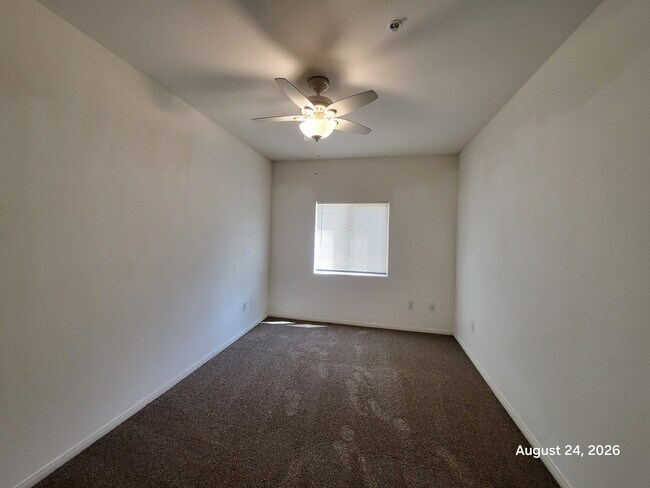 Building Photo - 7701 W Robindale Rd