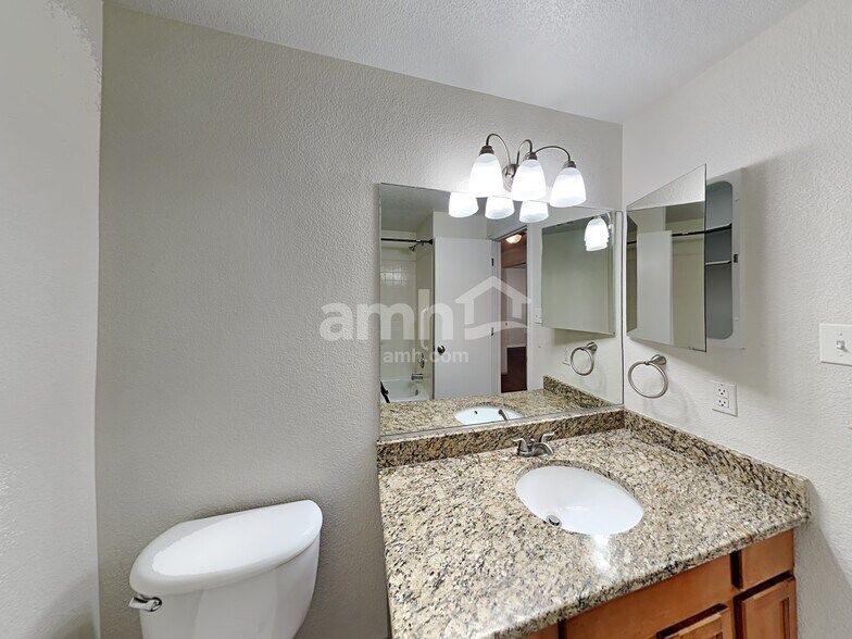 Building Photo - 11260 Jamaica St